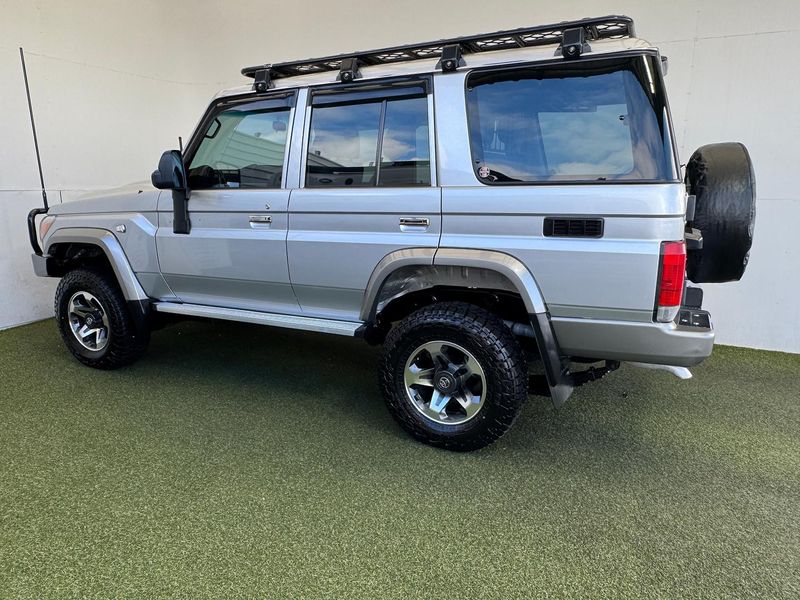 2018 Toyota Landcruiser GXL Manual 4x4 Photo 20
