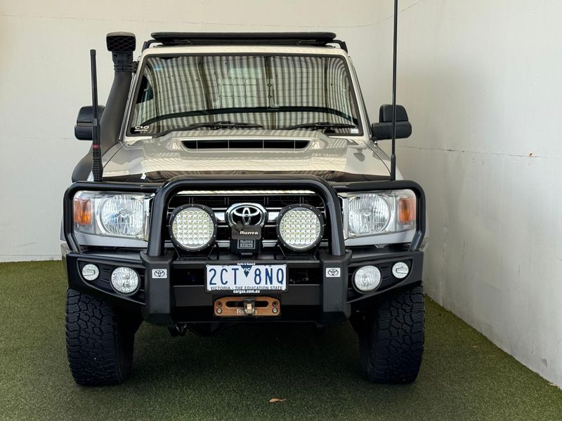 2018 Toyota Landcruiser GXL Manual 4x4 Photo 2