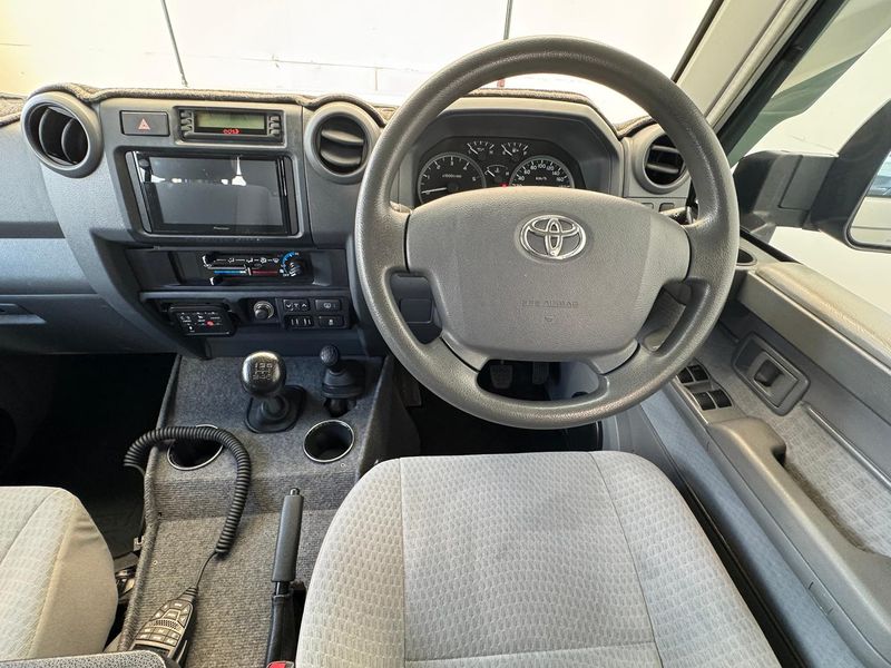 2018 Toyota Landcruiser GXL Manual 4x4 Photo 8