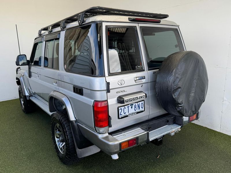 2018 Toyota Landcruiser GXL Manual 4x4 Photo 3