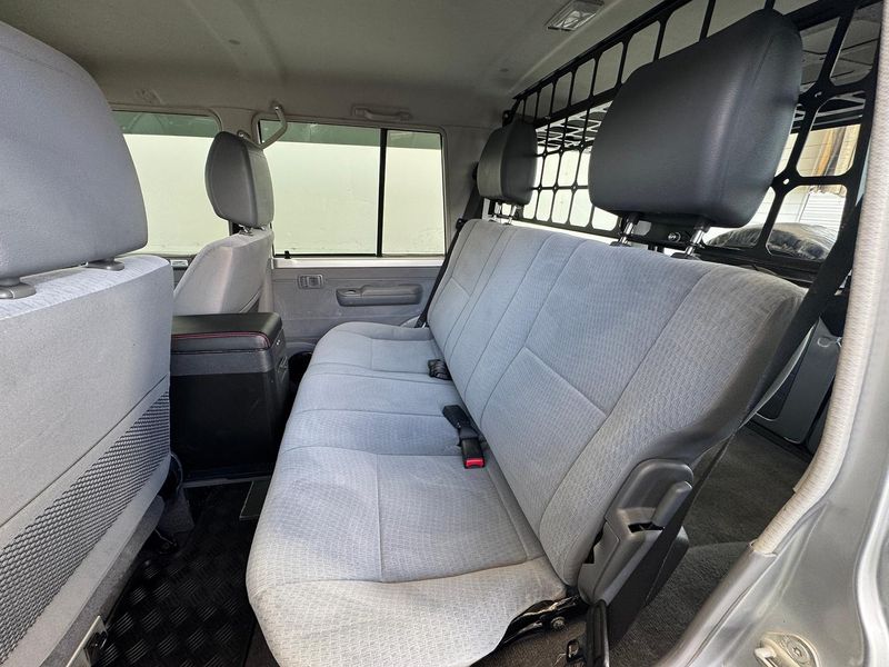 2018 Toyota Landcruiser GXL Manual 4x4 Photo 21