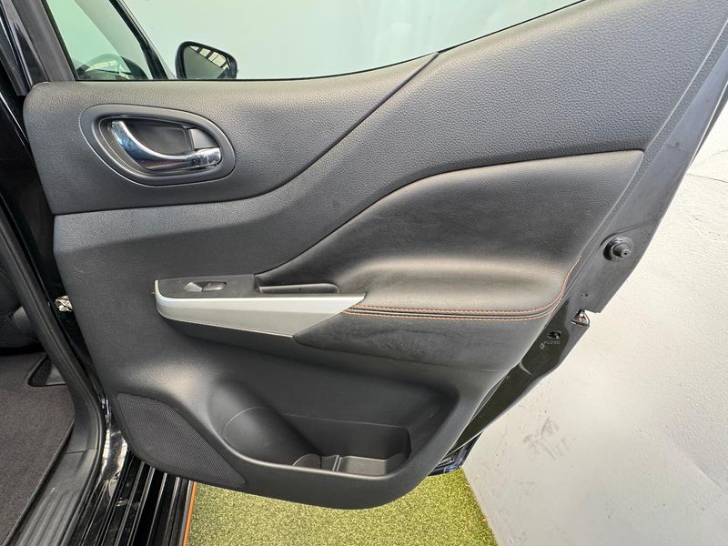 2020 Nissan Navara N-TREK D23 Series 4 Manual 4x4 Dual Cab Photo 15