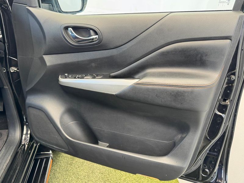 2020 Nissan Navara N-TREK D23 Series 4 Manual 4x4 Dual Cab Photo 14