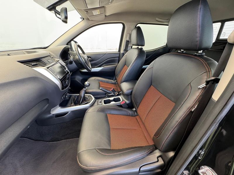 2020 Nissan Navara N-TREK D23 Series 4 Manual 4x4 Dual Cab Photo 11