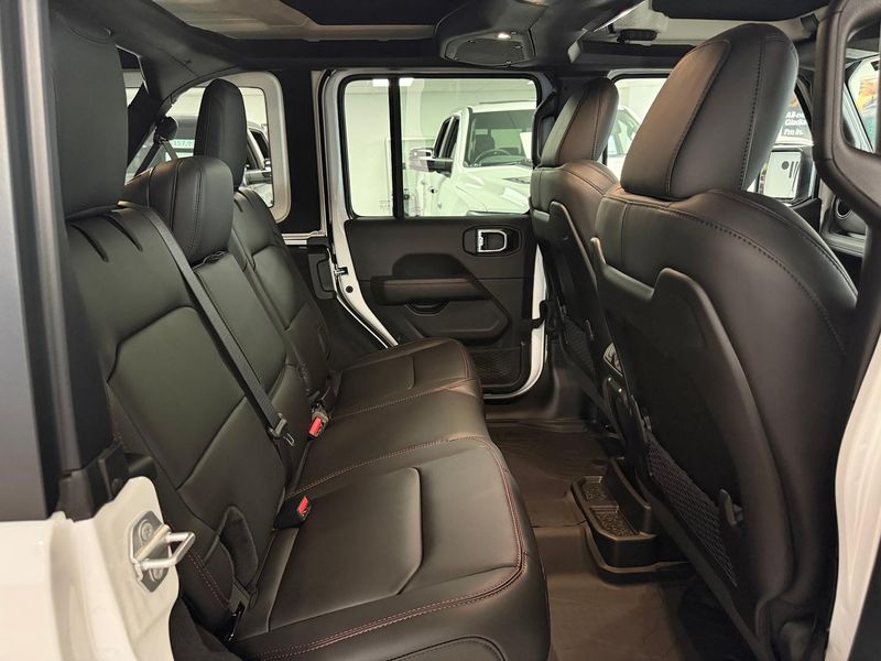 2025 Jeep Wrangler Unlimited Rubicon Auto 4x4 MY25 Photo 15