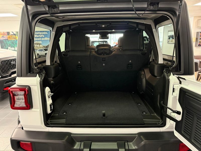 2025 Jeep Wrangler Unlimited Rubicon Auto 4x4 MY25 Photo 10